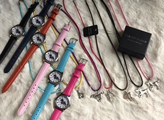 Horloge-Paard-Licht Roze-Leer-Met Paard Ketting-Extra Batterij-Charme Bijoux 4 Horloge-Paard-Licht Roze-Leer-Met Paard Ketting-Extra Batterij-Charme Bijoux - Afbeelding 2