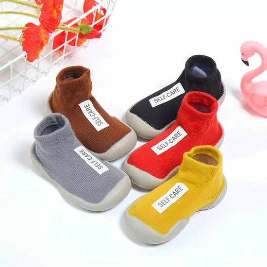 Selfcare Baby Eerste Schoen | Anti Slip Babyschoen | Zachte Rubber Zool | 14.5 Cm - Zwart 5 Selfcare Baby Eerste Schoen | Anti Slip Babyschoen | Zachte Rubber Zool | 14.5 Cm - Zwart - Afbeelding 3