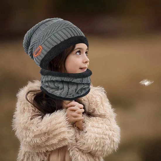 AA Commerce Luxe Gebreide Kinder Beanie Muts Met Sjaal Set - Bonnet Winter Muts Met Colsjaal Nekwarmer - Halswarmer Wintermuts Gevoerd Wol - Balaclava Bivakmuts Met Nek Warmer Col - Heerlijk Warme & Zachte Fleece Voering - Voor Kinderen Van 5-14 Jaar - Grijs 9 AA Commerce Luxe Gebreide Kinder Beanie Muts Met Sjaal Set - Bonnet Winter Muts Met Colsjaal Nekwarmer - Halswarmer Wintermuts Gevoerd Wol - Balaclava Bivakmuts Met Nek Warmer Col - Heerlijk Warme & Zachte Fleece Voering - Voor Kinderen Van 5-14 Jaar - Grijs - Afbeelding 7