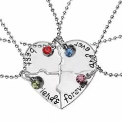 Akyol – Best Friends - 4 Leuke Vriendschapskettingen -vriendinnen Ketting -bff Cadeau -best Friends Cadeau- Zilveren Hartjes- Best Friends – Bff – Vier Delige Ketting – Hartje – Samenvoegen – Blauw – Roze – Rood – Groen- Vriendschap – Friends – Best