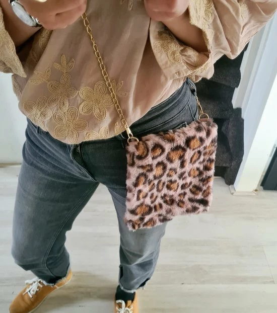 Merkloos Crossbodytas- Panter Tas Roze - Tas Imitatiebont - Crossbodytas Tiener - Luipaard Tas - Cadeau Tiener En Vrouw - Sint En Kerst Cadeau -Roze- Hii You 5 Merkloos Crossbodytas- Panter Tas Roze - Tas Imitatiebont - Crossbodytas Tiener - Luipaard Tas - Cadeau Tiener En Vrouw - Sint En Kerst Cadeau -Roze- Hii You - Afbeelding 3