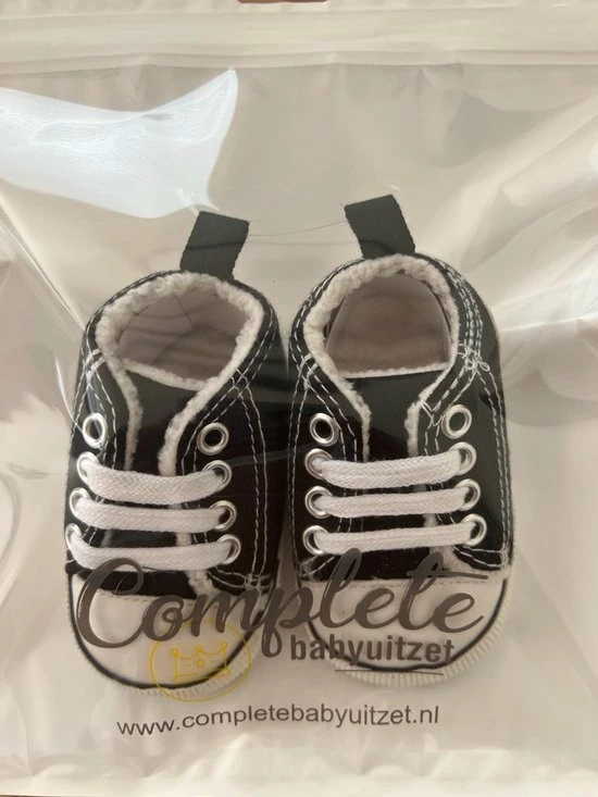 Completebabyuitzet Baby Schoenen - Pasgeboren Babyschoenen - Eerste Baby Schoentjes 6-12 Maanden - Zachte Zool Antislip - Warme Baby Slofjes 12cm - Zwart 6 Completebabyuitzet Baby Schoenen - Pasgeboren Babyschoenen - Eerste Baby Schoentjes 6-12 Maanden - Zachte Zool Antislip - Warme Baby Slofjes 12cm - Zwart - Afbeelding 4