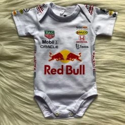 Merkloos Fan Edition Red Bull Racing F1 Gift Box | Nr. 1 Max Verstappen Fan | 100% Bio-cotton | Gift Box Includes Jumpsuit - 3 Baby Rompers - Jogging Suit | Ideaal Kraamcadeau Voor De F1 Fan | Maat EU62/68 -JACK & JONES JUNIOR winkel 550x733 60