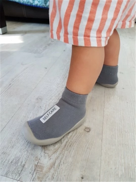 Selfcare Baby Eerste Schoen | Anti Slip Babyschoen | Zachte Rubber Zool | 14.5 Cm - Zwart 12 Selfcare Baby Eerste Schoen | Anti Slip Babyschoen | Zachte Rubber Zool | 14.5 Cm - Zwart - Afbeelding 10